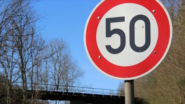 Hız sınırını aşana ehliyet iptali! Sürücüleri yakından ilgilendiriyor...